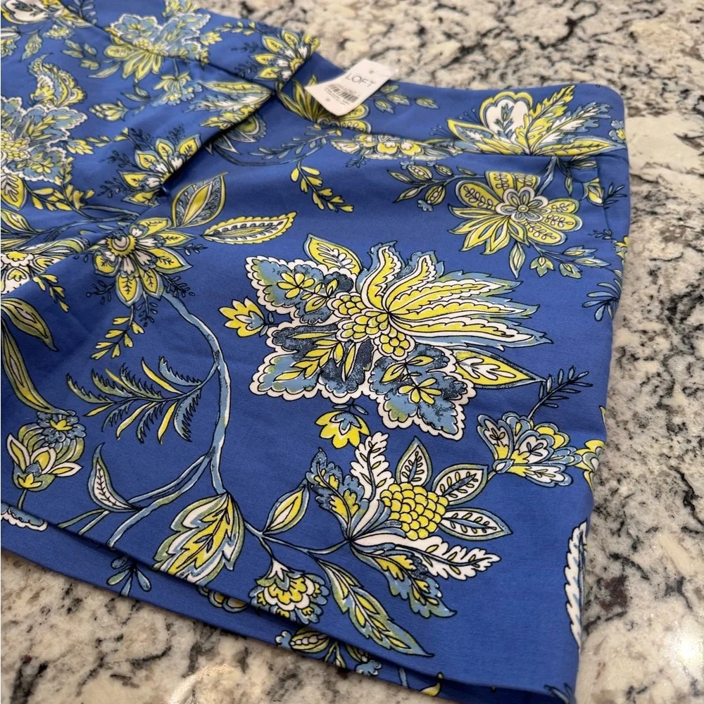 LOFT Riviera Floral Shorts Blue Yellow Print Size 8 NWT Spring Summer - Picture 2 of 6